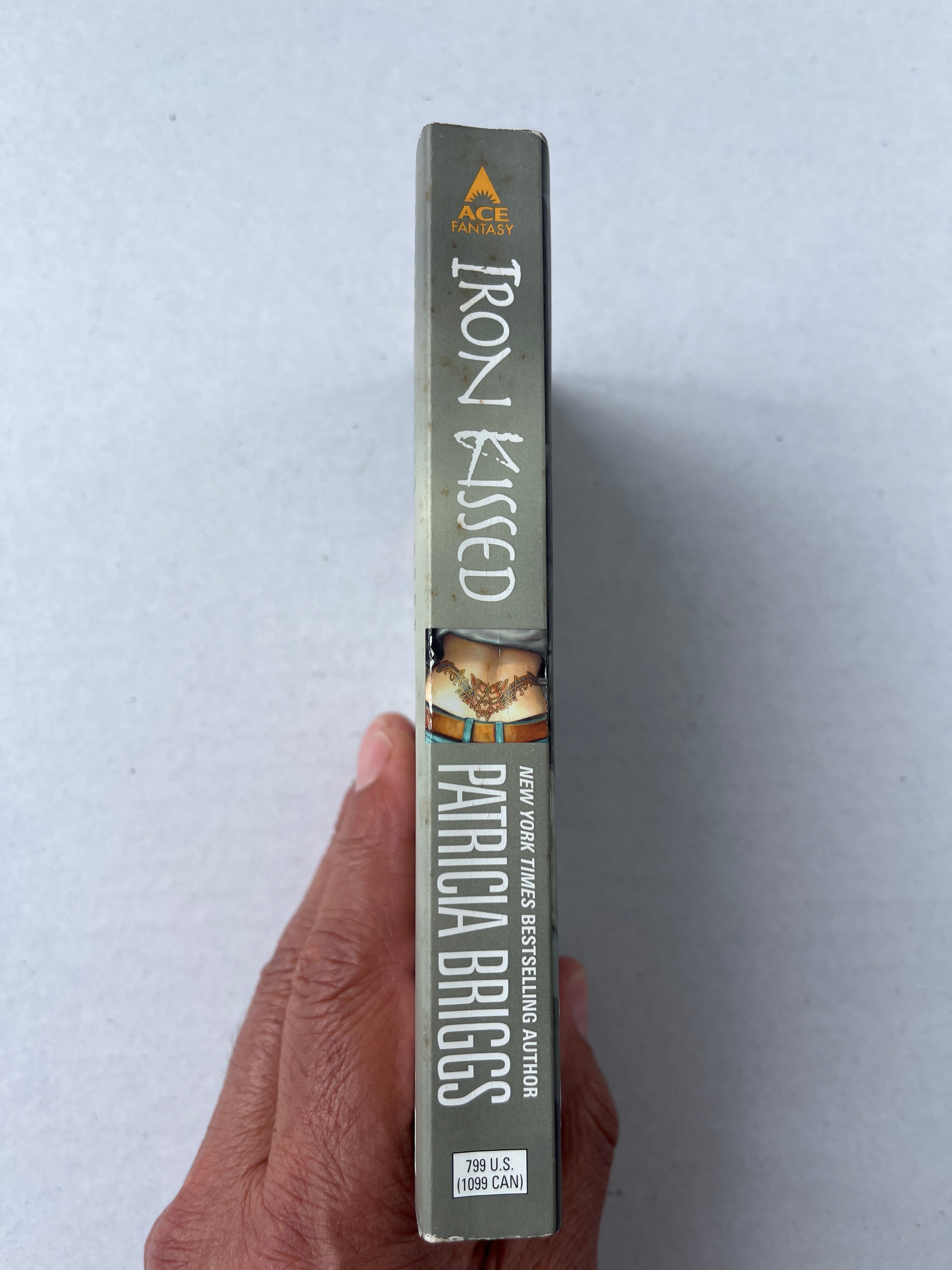 Iron Kissed (Mercy Thompson, Book 3) by Patricia Briggs